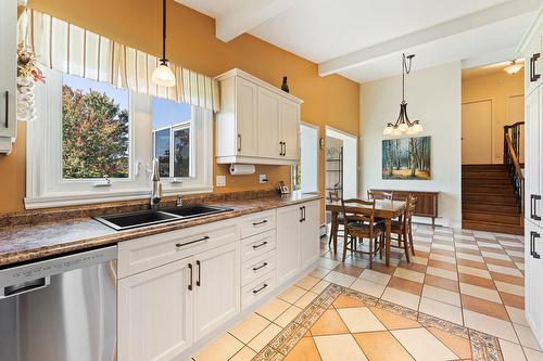 Kitchen - 800 Rue Du Centenaire, Farnham, QC - Indoor Photo Showing Kitchen With Double Sink