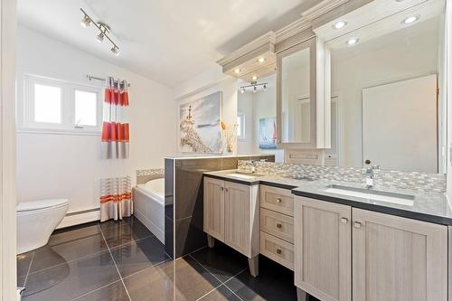 Bathroom - 800 Rue Du Centenaire, Farnham, QC - Indoor Photo Showing Bathroom