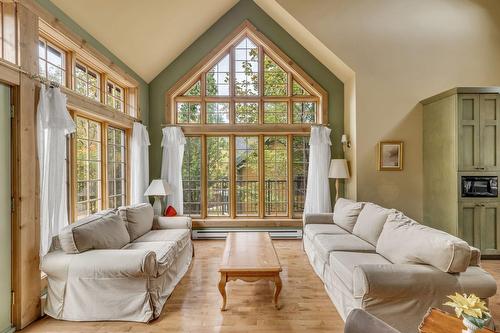 Salon - 37 Ch. Des Skieurs, Stoneham-Et-Tewkesbury, QC - Indoor Photo Showing Living Room