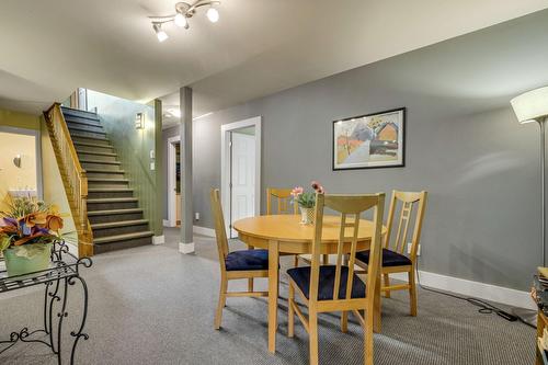 Salon - 37 Ch. Des Skieurs, Stoneham-Et-Tewkesbury, QC - Indoor Photo Showing Dining Room