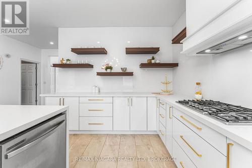 3157 Bethune Avenue, Fort Erie (Ridgeway), ON - Indoor Photo Showing Kitchen