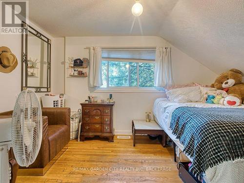 503 Metler Road, Pelham (North Pelham), ON - Indoor Photo Showing Bedroom