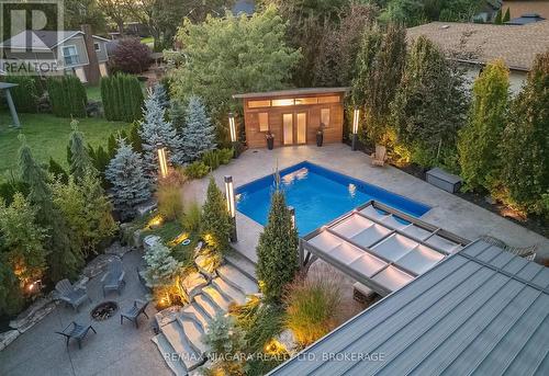 2 Mallette Crescent, Niagara-On-The-Lake (St. Davids), ON - Outdoor With In Ground Pool