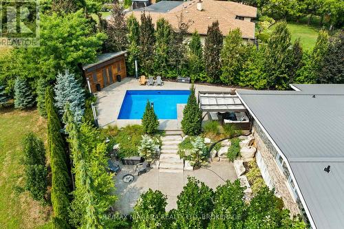 2 Mallette Crescent, Niagara-On-The-Lake (St. Davids), ON - Outdoor With In Ground Pool