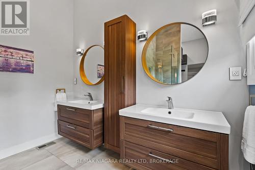 2 Mallette Crescent, Niagara-On-The-Lake (St. Davids), ON - Indoor Photo Showing Bathroom