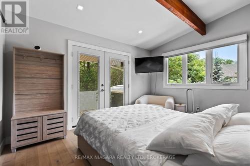 2 Mallette Crescent, Niagara-On-The-Lake (St. Davids), ON - Indoor Photo Showing Bedroom