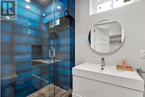 2 Mallette Crescent, Niagara-On-The-Lake (St. Davids), ON - Indoor Photo Showing Bathroom