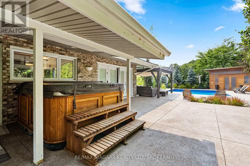 2 Mallette Crescent, Niagara-On-The-Lake (St. Davids), ON - Outdoor With In Ground Pool With Exterior