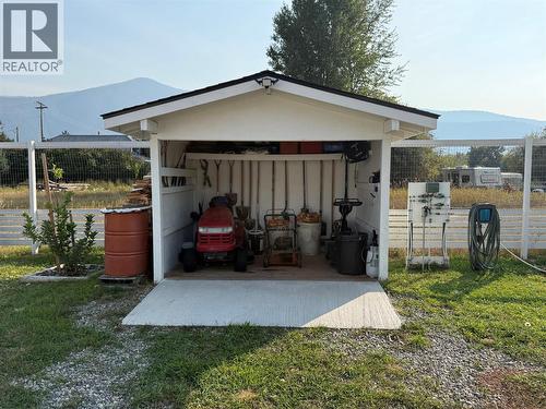 6135 12Th Street, Grand Forks, BC - Outdoor