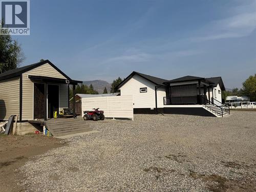 6135 12Th Street, Grand Forks, BC - Outdoor