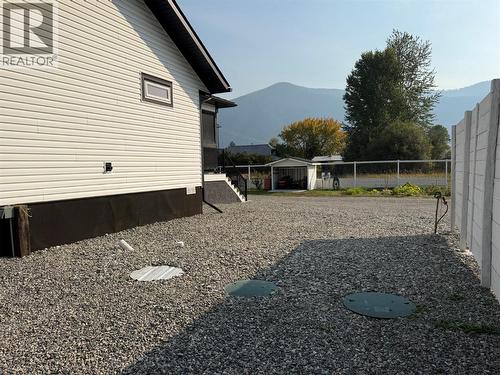 6135 12Th Street, Grand Forks, BC - Outdoor