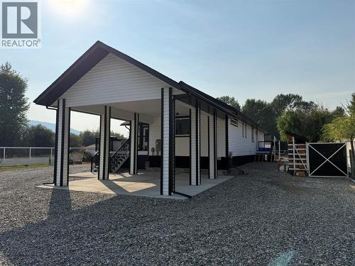 6135 12Th Street, Grand Forks, BC - Outdoor