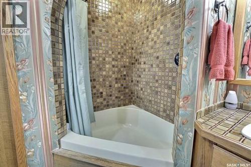 47 Laverendrye Way, Regina, SK - Indoor Photo Showing Bathroom