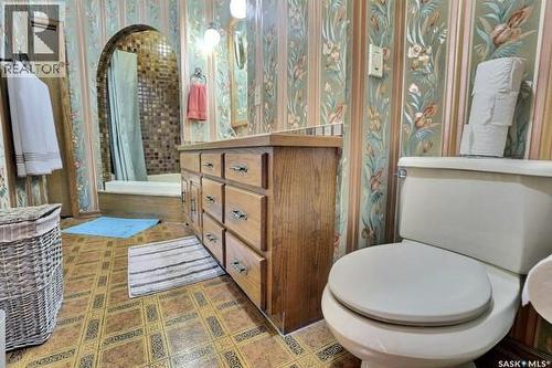 47 Laverendrye Way, Regina, SK - Indoor Photo Showing Bathroom