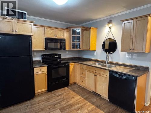 803 1022 Hampton Circle, Saskatoon, SK - Indoor Photo Showing Kitchen With Double Sink