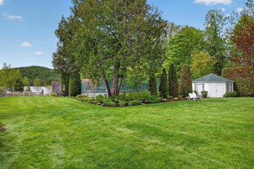 Courtyard - 120 Av. Nantel, Sainte-Agathe-Des-Monts, QC - Outdoor