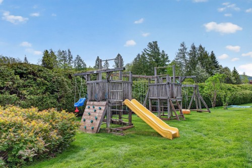 Courtyard - 120 Av. Nantel, Sainte-Agathe-Des-Monts, QC - Outdoor