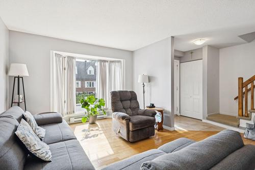 Living room - 162 Rue Doucet, Gatineau (Hull), QC - Indoor Photo Showing Living Room