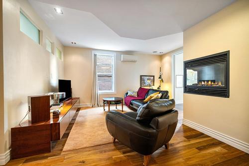 Living room - 3284 Rue De Rouen, Montréal (Mercier/Hochelaga-Maisonneuve), QC - Indoor Photo Showing Living Room