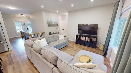 144 River Drive, Cranbrook, BC - Indoor Photo Showing Living Room
