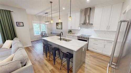 144 River Drive, Cranbrook, BC - Indoor Photo Showing Kitchen With Upgraded Kitchen