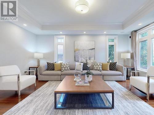 1511 Haig Boulevard, Mississauga, ON - Indoor Photo Showing Living Room