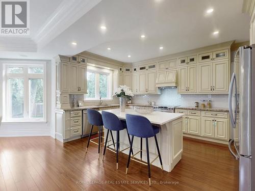 1511 Haig Boulevard, Mississauga, ON - Indoor Photo Showing Kitchen With Upgraded Kitchen