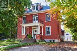 298 BARR STREET  Renfrew, ON K7V 1J8