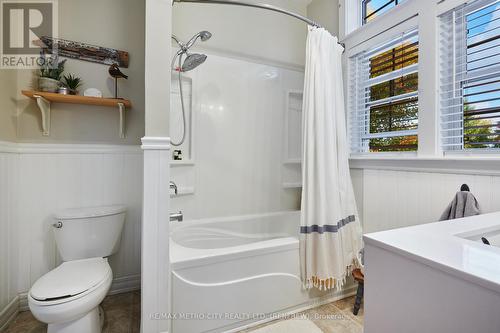 298 Barr Street, Renfrew, ON - Indoor Photo Showing Bathroom