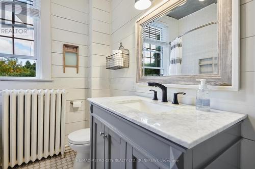 298 Barr Street, Renfrew, ON - Indoor Photo Showing Bathroom