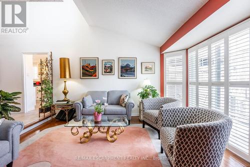 6 - 1508 Upper Middle Road, Burlington, ON - Indoor Photo Showing Living Room