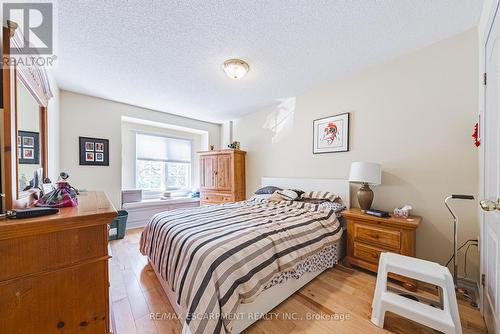 6 - 85 Edgewater Drive, Hamilton, ON - Indoor Photo Showing Bedroom