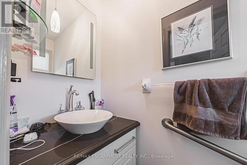 6 - 85 Edgewater Drive, Hamilton, ON - Indoor Photo Showing Bathroom