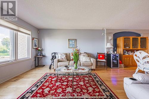 6 - 85 Edgewater Drive, Hamilton, ON - Indoor Photo Showing Living Room