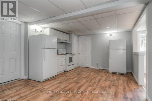 107 Pinnacle Drive, Kitchener, ON - Indoor Photo Showing Kitchen