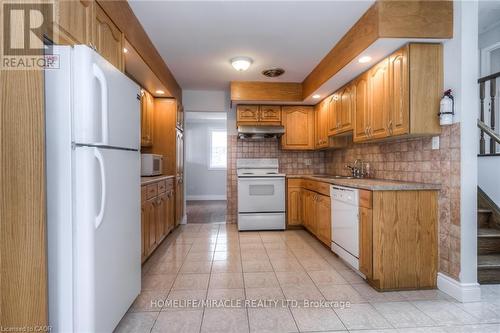 107 Pinnacle Drive, Kitchener, ON - Indoor Photo Showing Kitchen