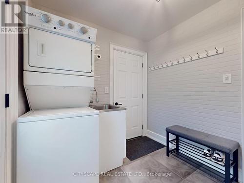 2585 Kenna Court, Mississauga, ON - Indoor Photo Showing Laundry Room
