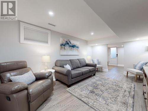 2585 Kenna Court, Mississauga, ON - Indoor Photo Showing Living Room