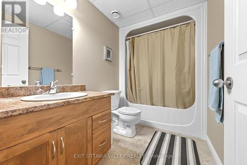 8 Cockcroft Crescent, Deep River, ON - Indoor Photo Showing Bathroom