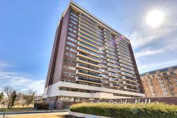 1503-5700 Boul. Cavendish  Côte-Saint-Luc, QC H4W 1S8