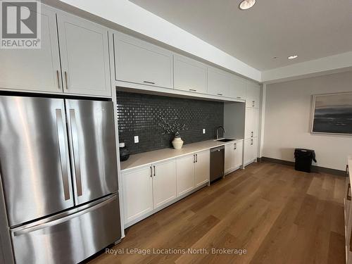 309 - 4 Kimberly Lane, Collingwood, ON - Indoor Photo Showing Kitchen