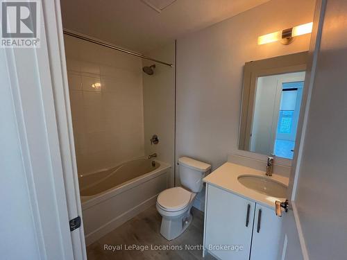 309 - 4 Kimberly Lane, Collingwood, ON - Indoor Photo Showing Bathroom
