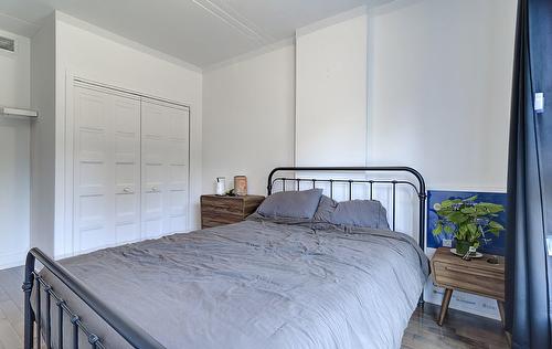 Chambre à coucher principale - 204-2229 Rue Ste-Catherine E., Montréal (Ville-Marie), QC - Indoor Photo Showing Bedroom