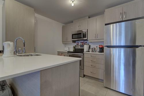 Cuisine - 204-2229 Rue Ste-Catherine E., Montréal (Ville-Marie), QC - Indoor Photo Showing Kitchen