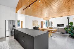 2281 Rue du Mont-Baldy  Sainte-Adèle, QC J8B 1Y9