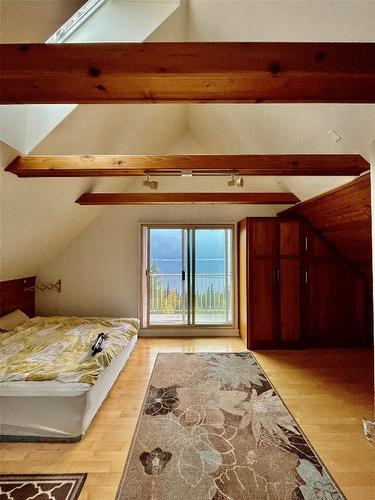 455 Crescent Bay Road, Nakusp, BC - Indoor Photo Showing Other Room