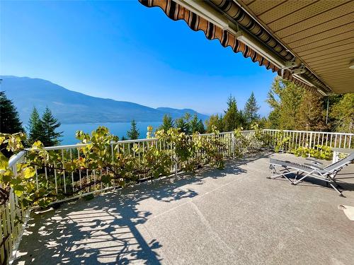 455 Crescent Bay Road, Nakusp, BC - Outdoor