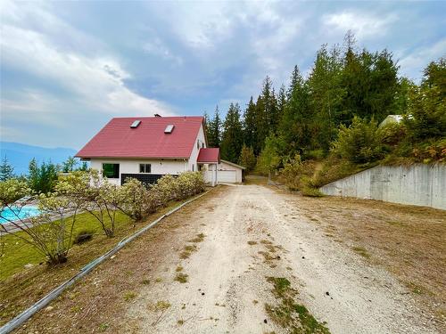 455 Crescent Bay Road, Nakusp, BC - Outdoor