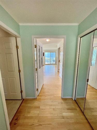 455 Crescent Bay Road, Nakusp, BC - Indoor Photo Showing Other Room