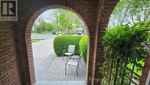 Looking out - 6968 Brian Crescent, Niagara Falls (Casey), ON - Outdoor